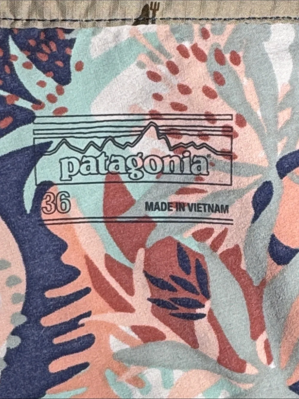 Patagonia Wavefarer Board Shorts Wild Waratah Celadon Men 36 Surf Swim